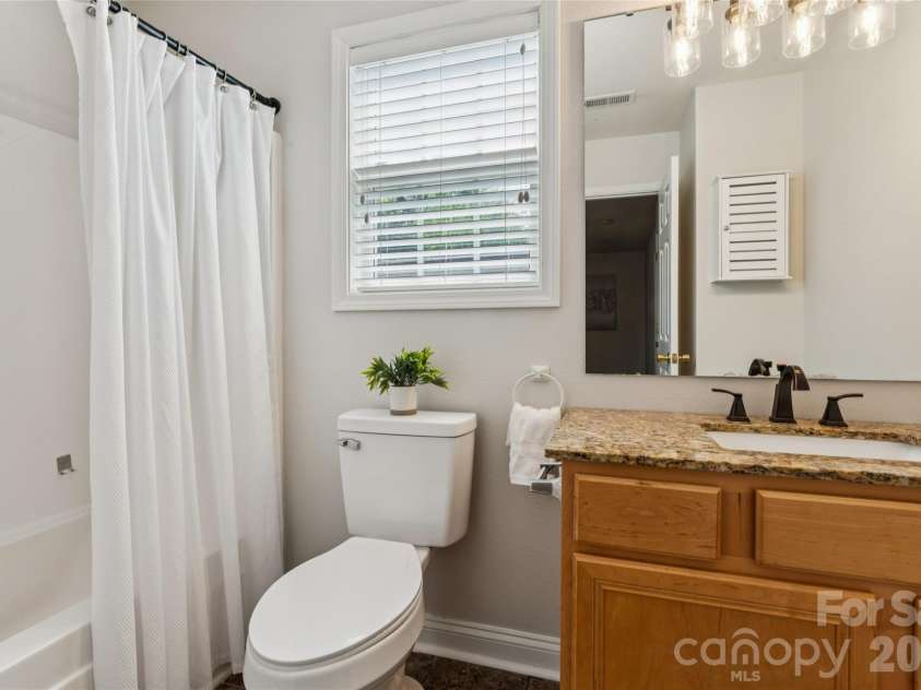 1847 Wilburn Park Lane, Charlotte, NC 28269.  MLS# CAR4399343, YatesRealty ID 34915. 