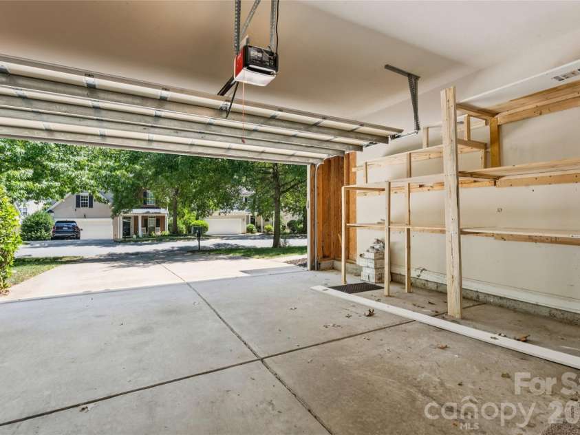 1847 Wilburn Park Lane, Charlotte, NC 28269.  MLS# CAR4399343, YatesRealty ID 34915. 