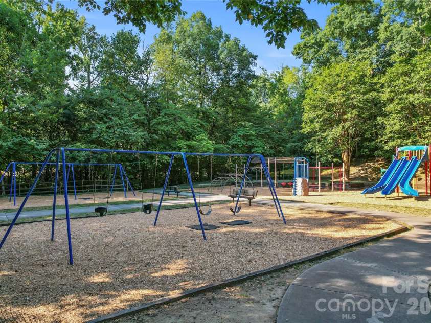 1847 Wilburn Park Lane, Charlotte, NC 28269.  MLS# CAR4399343, YatesRealty ID 34915. 