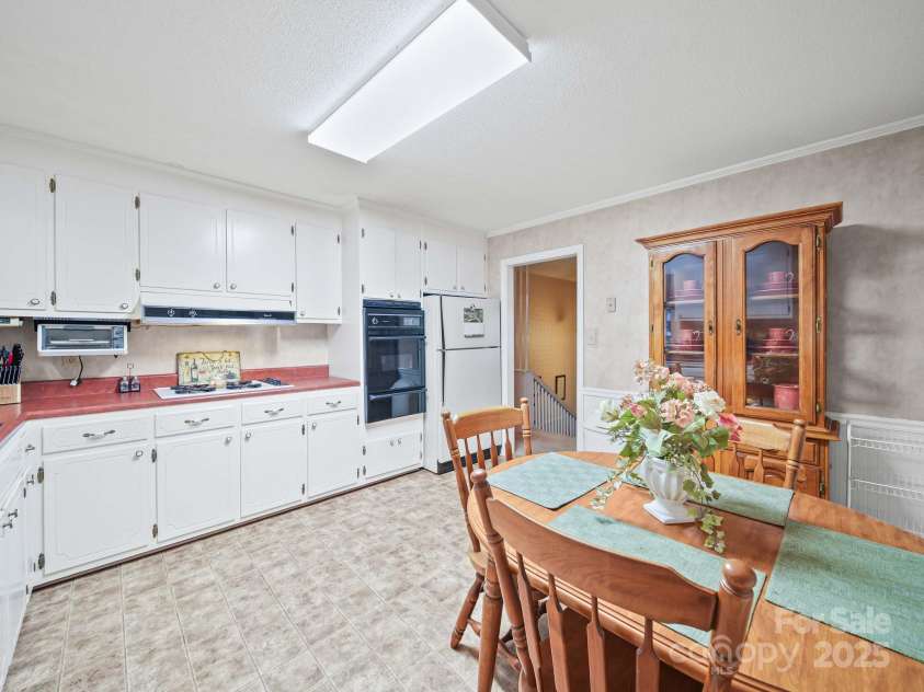 606 Brookgreen Drive, Dallas, NC 28034.  MLS# CAR4296977, YatesRealty ID 34917. 