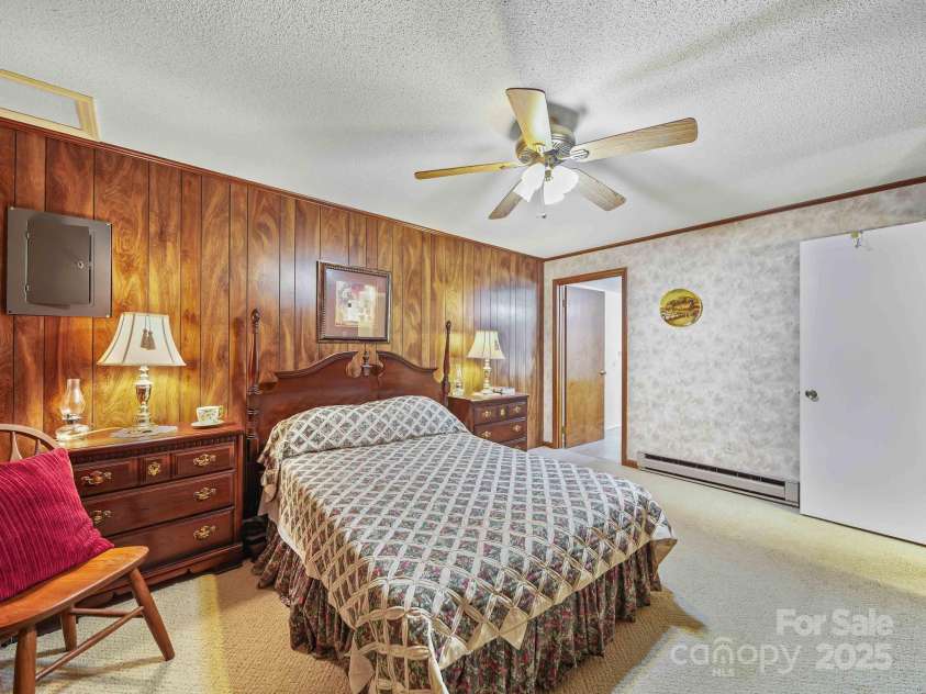 606 Brookgreen Drive, Dallas, NC 28034.  MLS# CAR4296977, YatesRealty ID 34917. 