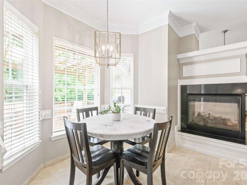 11786 Crossroads Place, Concord, NC 28025.  MLS# CAR4396437, YatesRealty ID 34919. Breakfast Area