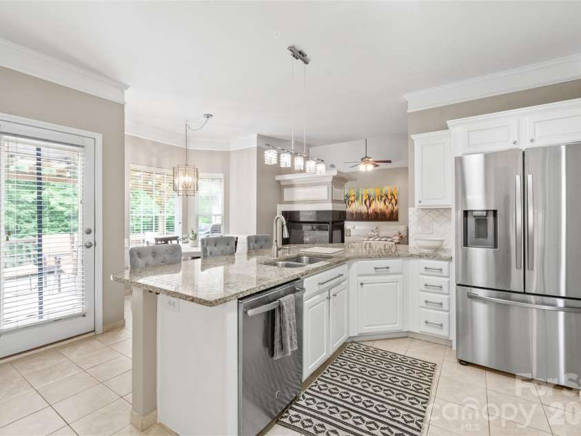 11786 Crossroads Place, Concord, NC 28025.  MLS# CAR4396437, YatesRealty ID 34919. Featuring Stainless Appliances