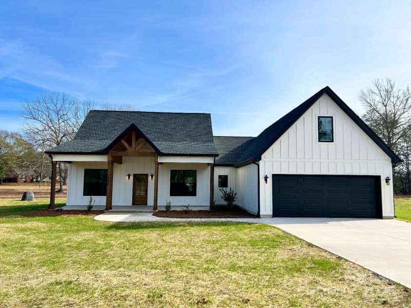 1050 Tom Joye Road, Clover, SC 29710.  MLS# CAR4314419, YatesRealty ID 3492. 
