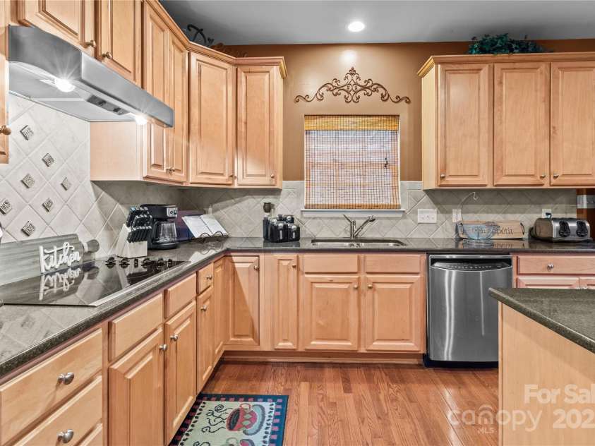 13132 Purple Dawn Drive, Charlotte, NC 28213.  MLS# CAR4224814, YatesRealty ID 3492. 