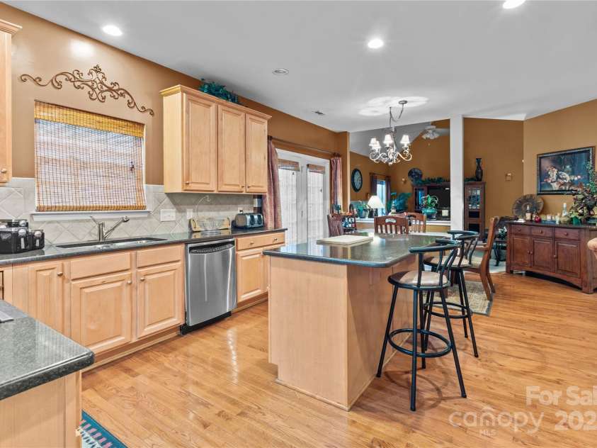 13132 Purple Dawn Drive, Charlotte, NC 28213.  MLS# CAR4224814, YatesRealty ID 3492. 