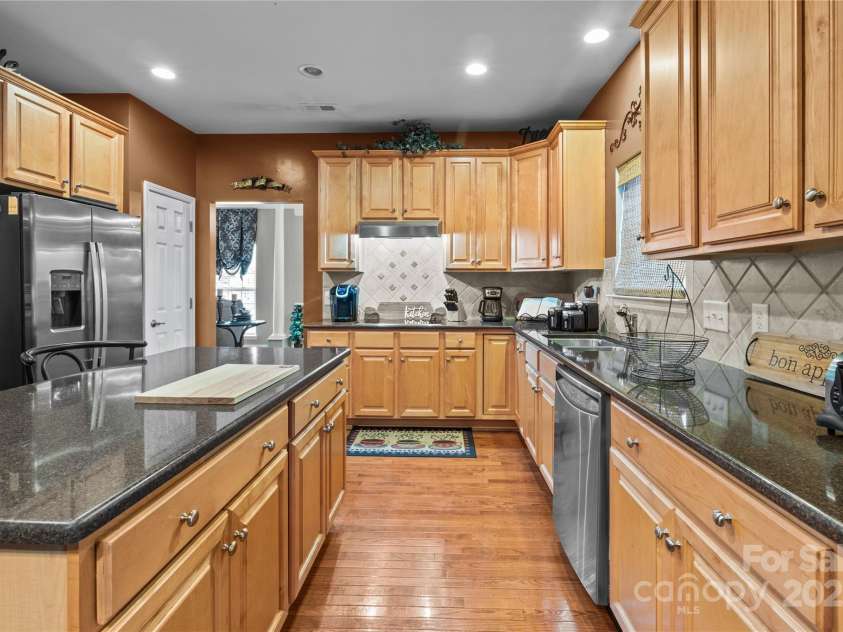 13132 Purple Dawn Drive, Charlotte, NC 28213.  MLS# CAR4224814, YatesRealty ID 3492. 