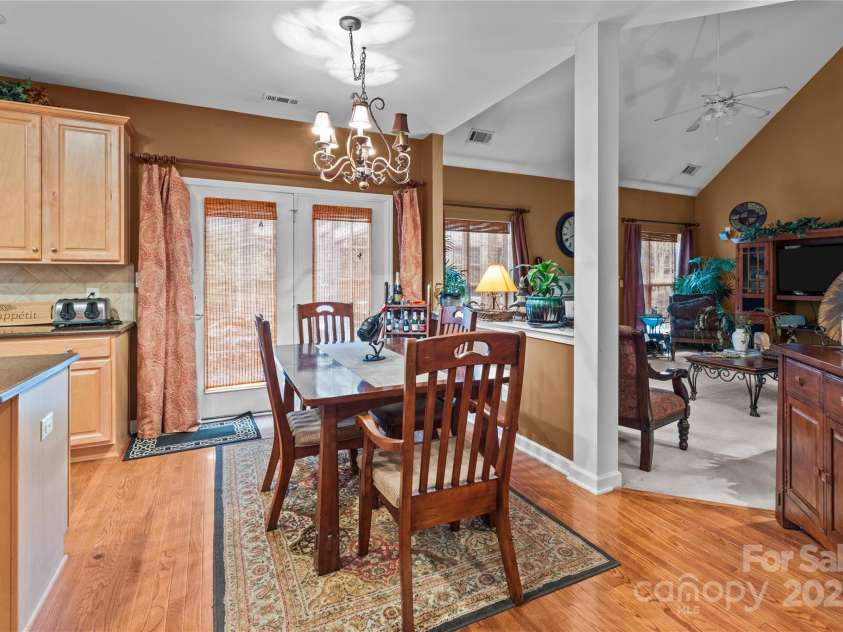 13132 Purple Dawn Drive, Charlotte, NC 28213.  MLS# CAR4224814, YatesRealty ID 3492. 