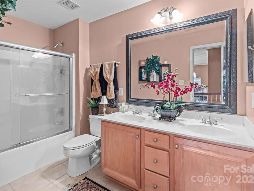 13132 Purple Dawn Drive, Charlotte, NC 28213.  MLS# CAR4224814, YatesRealty ID 3492. 