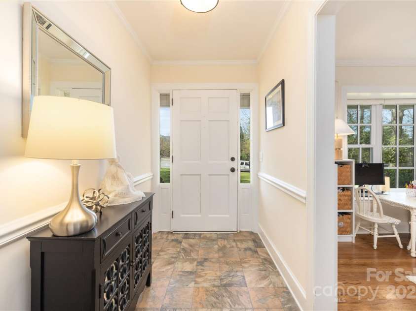 5431 Park Road, Charlotte, NC 28209.  MLS# CAR4205433, YatesRealty ID 3492. 