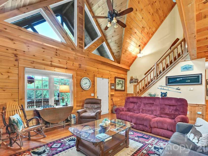 124 Small Creek Drive, Lake Lure, NC 28746.  MLS# CAR4396298, YatesRealty ID 34920. Great Room