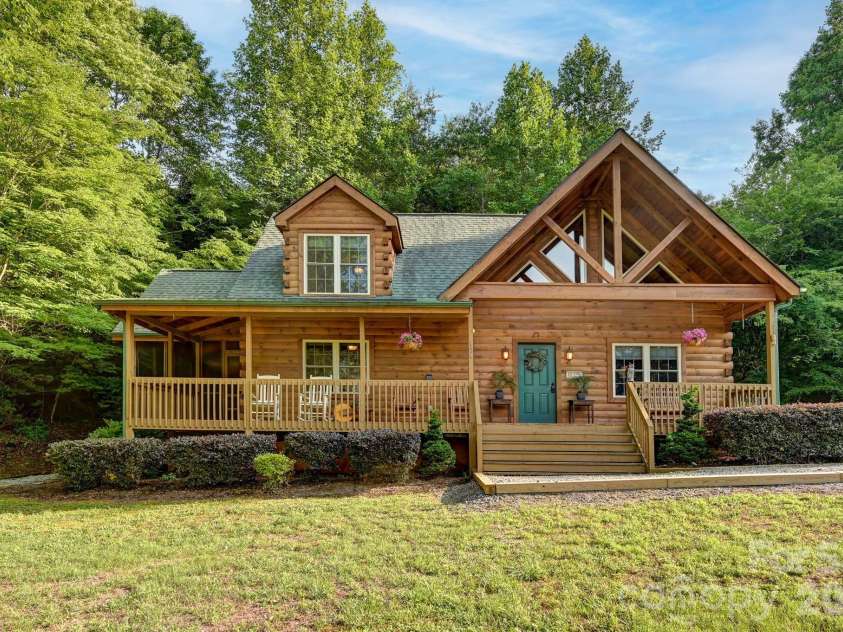 124 Small Creek Drive, Lake Lure, NC 28746.  MLS# CAR4396298, YatesRealty ID 34920. Lovely Yard
