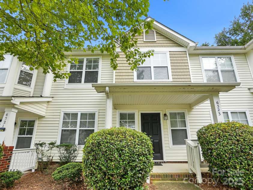 6523 Point Comfort Lane, Charlotte, NC 28226.  MLS# CAR4297368, YatesRealty ID 34920. 