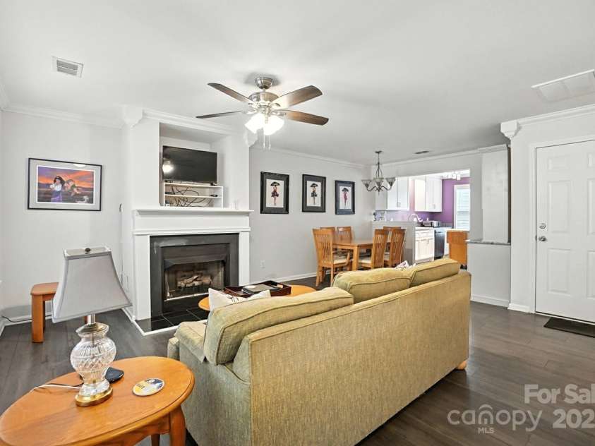 6523 Point Comfort Lane, Charlotte, NC 28226.  MLS# CAR4297368, YatesRealty ID 34920. 