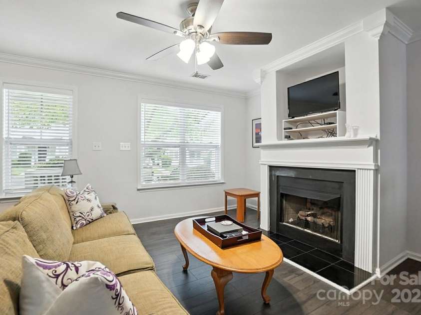 6523 Point Comfort Lane, Charlotte, NC 28226.  MLS# CAR4297368, YatesRealty ID 34920. 