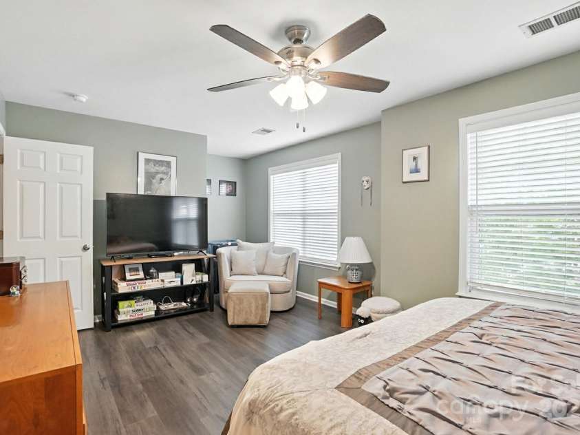 6523 Point Comfort Lane, Charlotte, NC 28226.  MLS# CAR4297368, YatesRealty ID 34920. And the Luxury floors continue upstairs