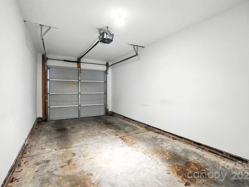 6523 Point Comfort Lane, Charlotte, NC 28226.  MLS# CAR4297368, YatesRealty ID 34920. Private rear-entry garage