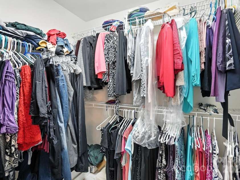 6523 Point Comfort Lane, Charlotte, NC 28226.  MLS# CAR4297368, YatesRealty ID 34920. Terrific walk-in closet offers so much room