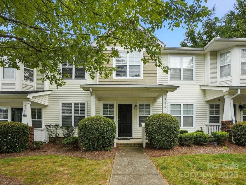 6523 Point Comfort Lane, Charlotte, NC 28226.  MLS# CAR4297368, YatesRealty ID 34920. Welcome to your beautiful home!