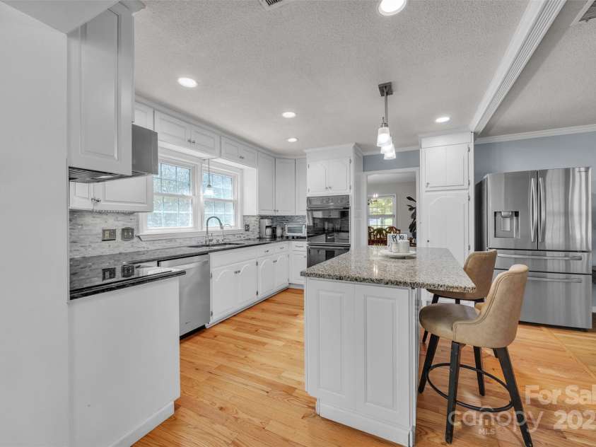 312 2nd Avenue, Conover, NC 28613.  MLS# CAR4296874, YatesRealty ID 34923. 