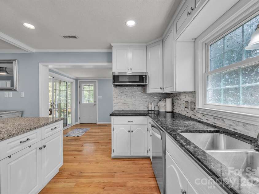 312 2nd Avenue, Conover, NC 28613.  MLS# CAR4296874, YatesRealty ID 34923. 