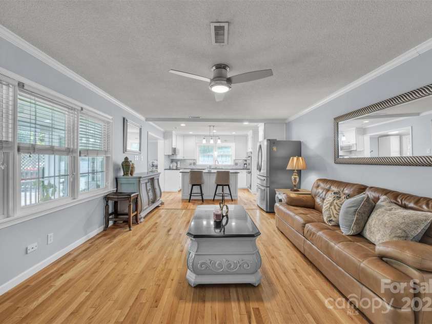 312 2nd Avenue, Conover, NC 28613.  MLS# CAR4296874, YatesRealty ID 34923. 