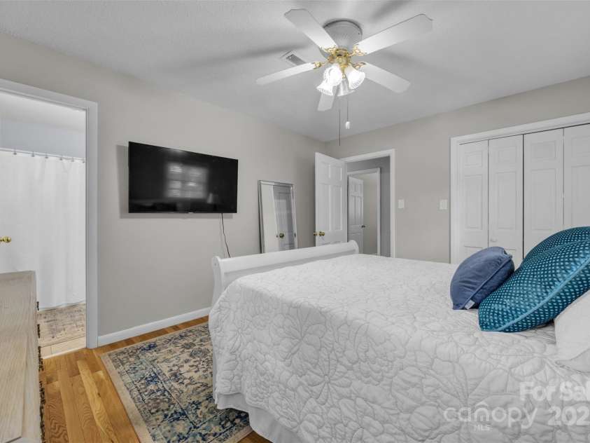 312 2nd Avenue, Conover, NC 28613.  MLS# CAR4296874, YatesRealty ID 34923. 