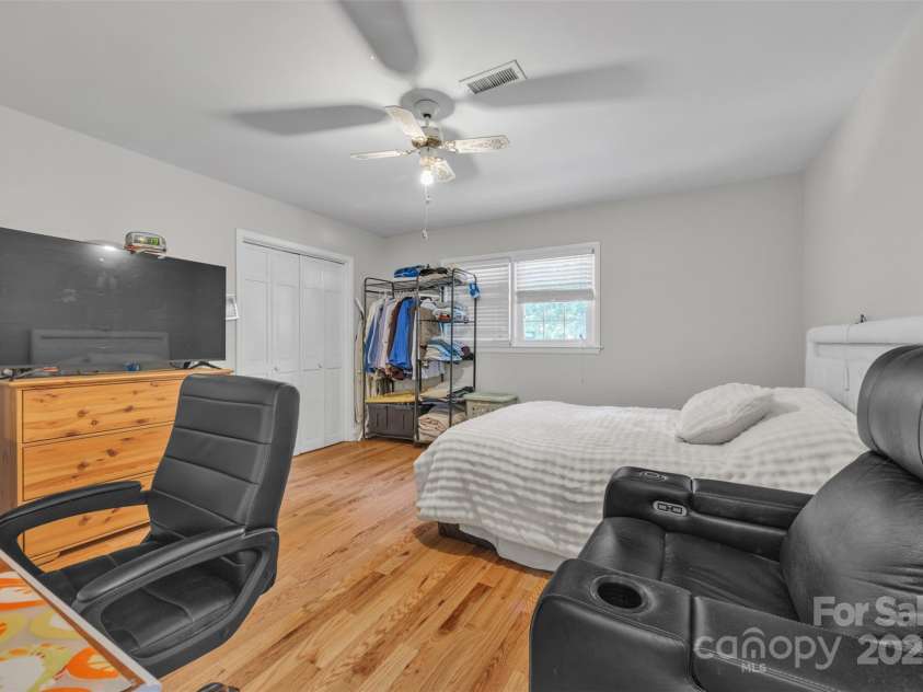 312 2nd Avenue, Conover, NC 28613.  MLS# CAR4296874, YatesRealty ID 34923. 