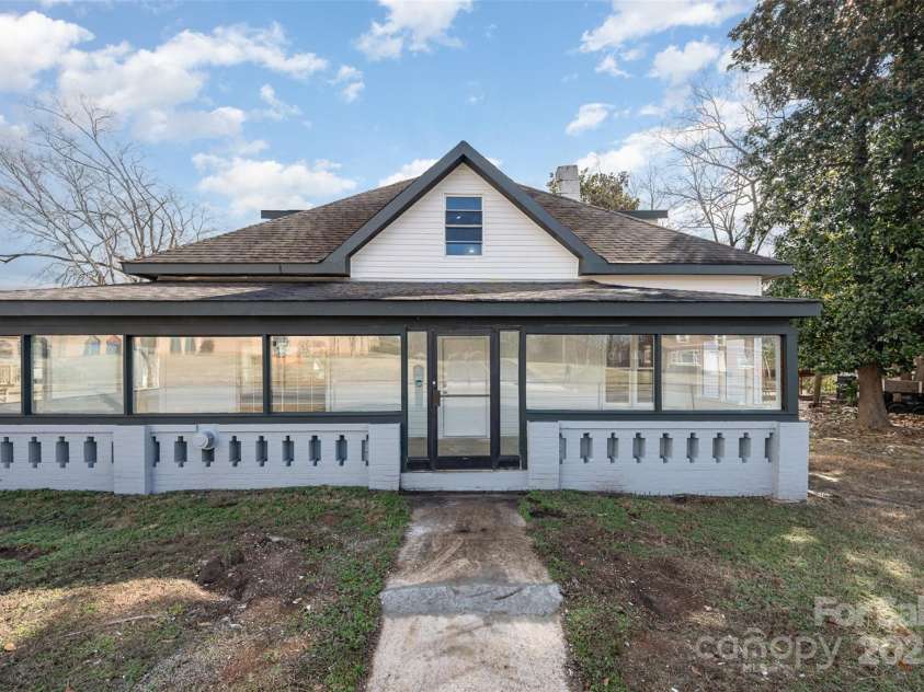 1201 Lafayette Street, Shelby, NC 28152.  MLS# CAR4297557, YatesRealty ID 34925. 