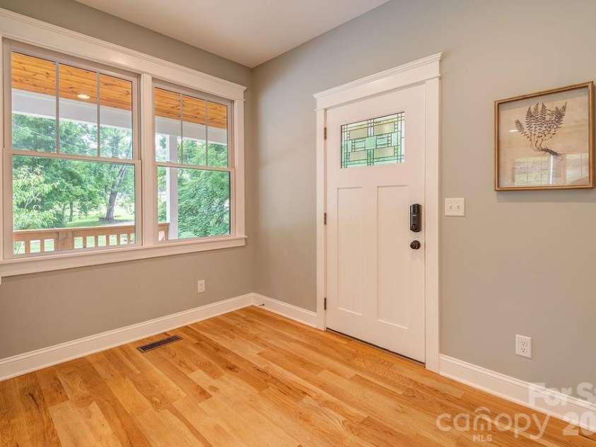 18 Wildwood Park Drive, Weaverville, NC 28787.  MLS# CAR4395669, YatesRealty ID 34925. 