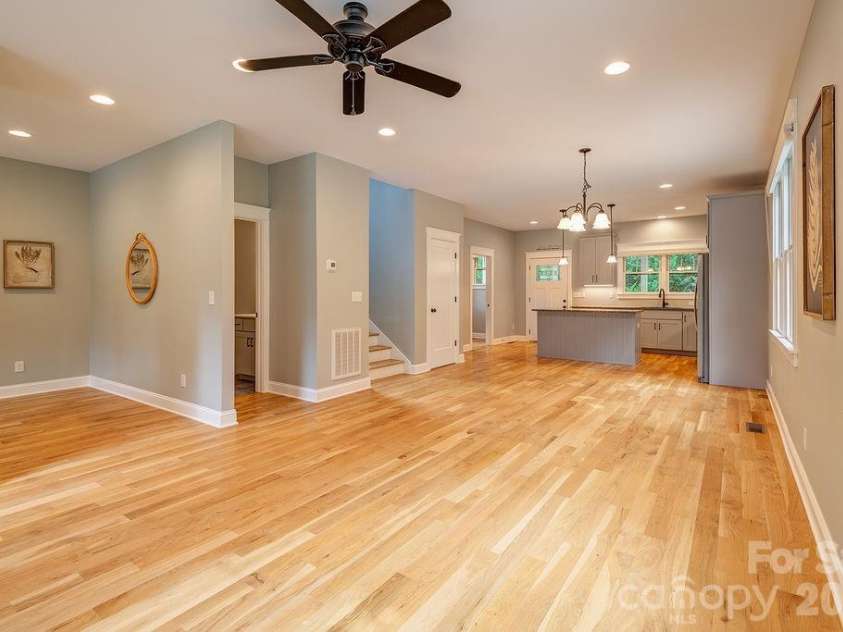 18 Wildwood Park Drive, Weaverville, NC 28787.  MLS# CAR4395669, YatesRealty ID 34925. 