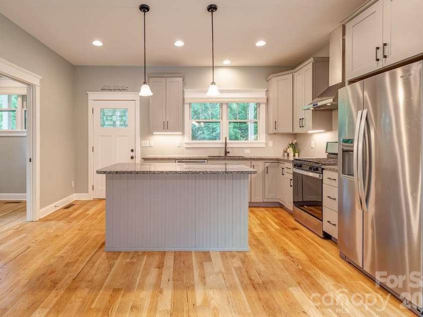 18 Wildwood Park Drive, Weaverville, NC 28787.  MLS# CAR4395669, YatesRealty ID 34925. 