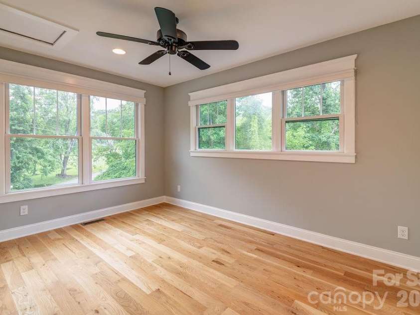 18 Wildwood Park Drive, Weaverville, NC 28787.  MLS# CAR4395669, YatesRealty ID 34925. 
