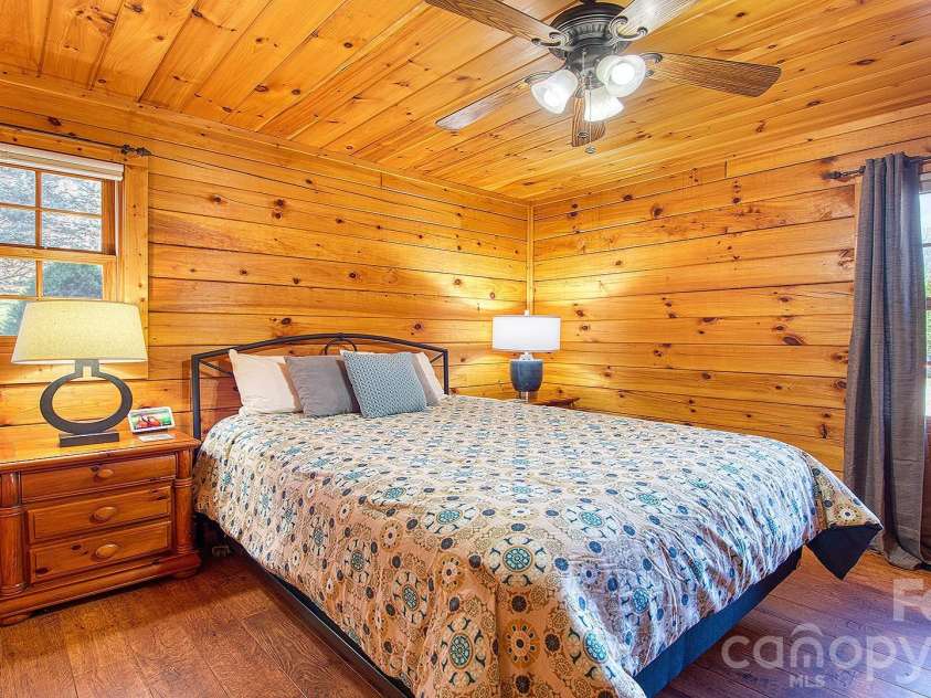 41 Nanny Patch Cove, Maggie Valley, NC 28751.  MLS# CAR4391200, YatesRealty ID 34927. 2nd bedroom #1