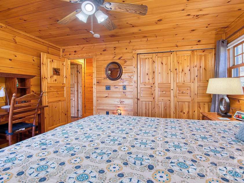 41 Nanny Patch Cove, Maggie Valley, NC 28751.  MLS# CAR4391200, YatesRealty ID 34927. 2nd bedroom #2