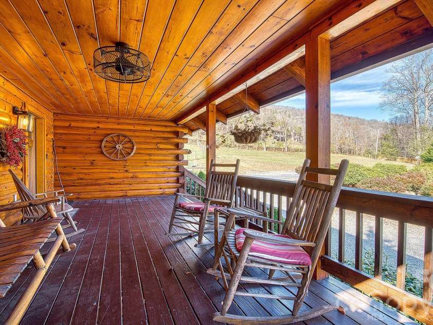 41 Nanny Patch Cove, Maggie Valley, NC 28751.  MLS# CAR4391200, YatesRealty ID 34927. Front porch