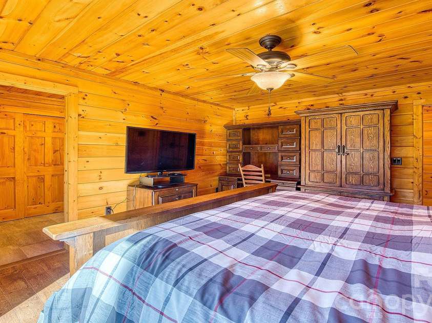 41 Nanny Patch Cove, Maggie Valley, NC 28751.  MLS# CAR4391200, YatesRealty ID 34927. Primary #2