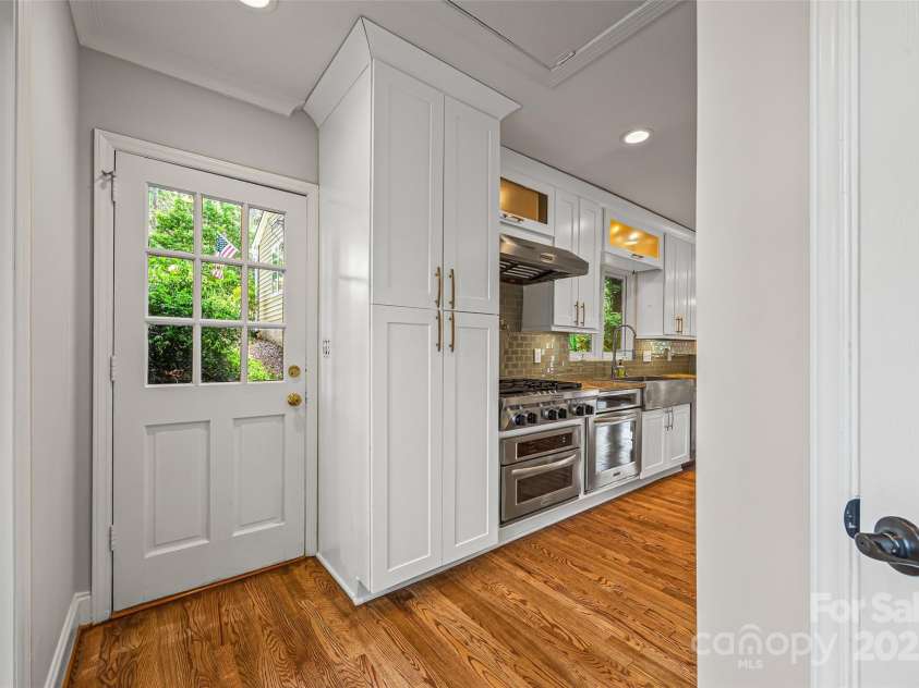 1091 Palmyra Drive, Tega Cay, SC 29708.  MLS# CAR4258982, YatesRealty ID 34928. 
