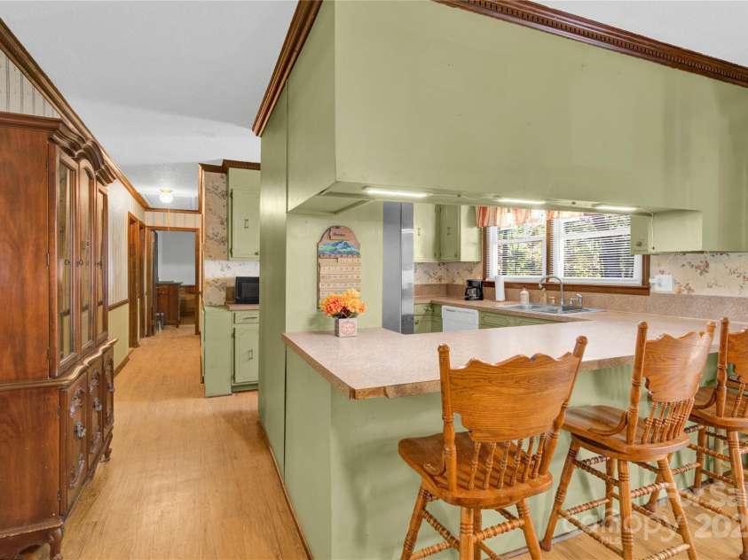 841 Knowles Drive, Dallas, NC 28034.  MLS# CAR4314658, YatesRealty ID 3493. 