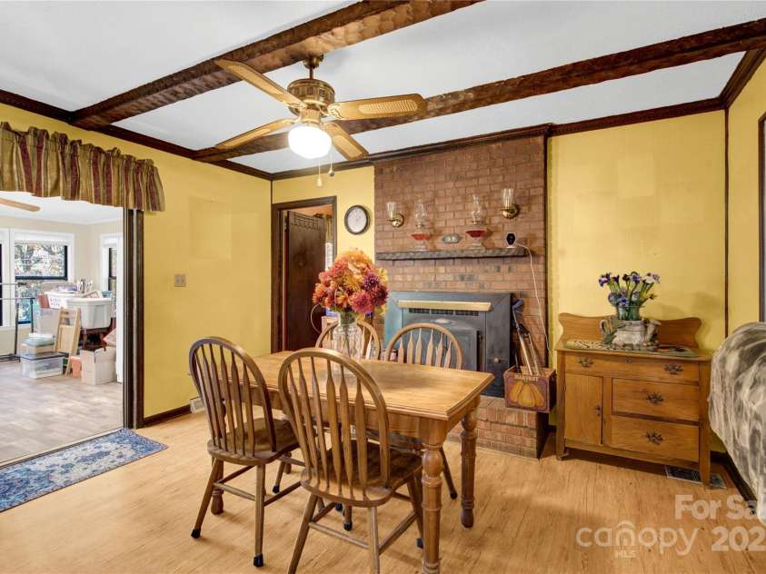 841 Knowles Drive, Dallas, NC 28034.  MLS# CAR4314658, YatesRealty ID 3493. 