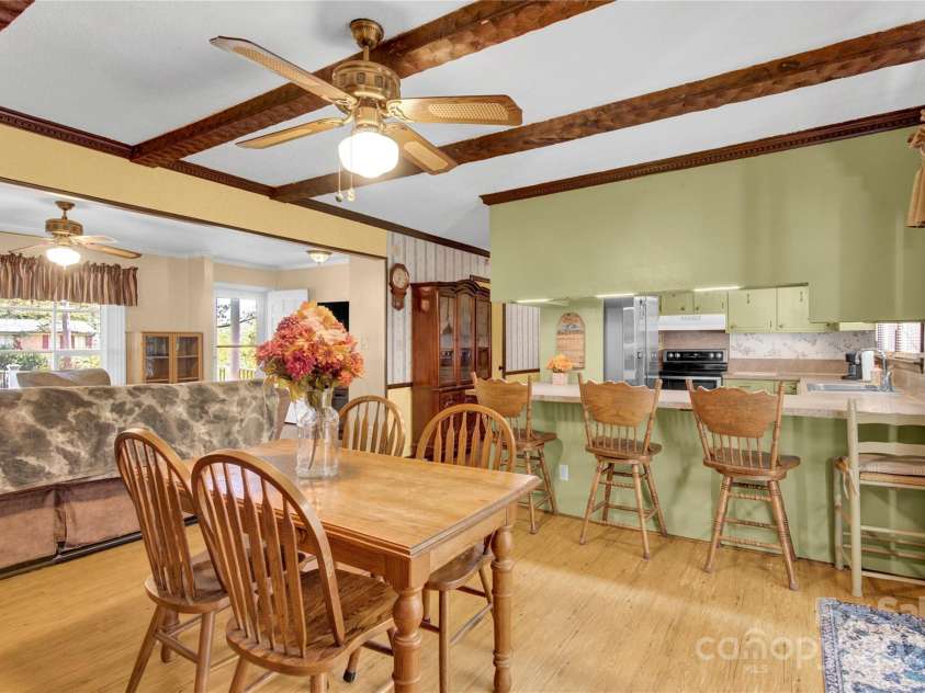 841 Knowles Drive, Dallas, NC 28034.  MLS# CAR4314658, YatesRealty ID 3493. 