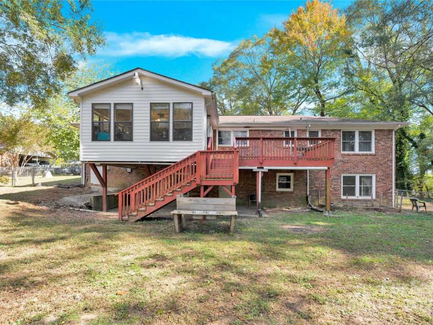841 Knowles Drive, Dallas, NC 28034.  MLS# CAR4314658, YatesRealty ID 3493. 