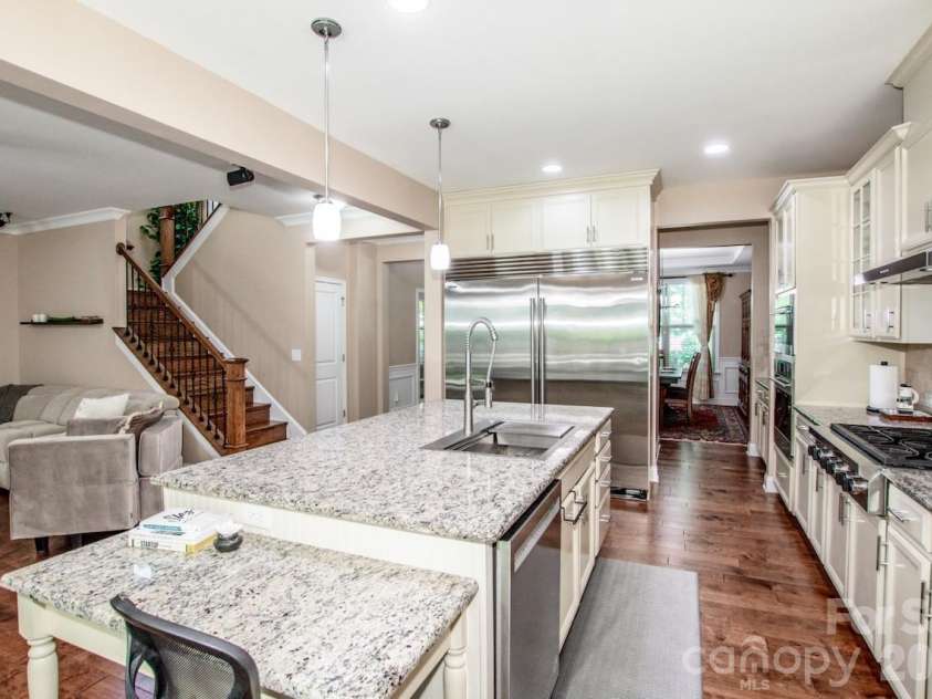 158 Eagles Landing Drive, Mooresville, NC 28117.  MLS# CAR4408144, YatesRealty ID 34930. Large kitchen island