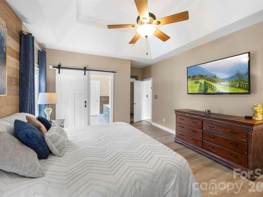 3085 River Bend Drive, Tega Cay, SC 29708.  MLS# CAR4394561, YatesRealty ID 34933. 
