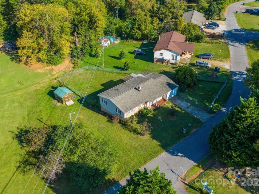4243 Benfield Drive, Hudson, NC 28638.  MLS# CAR4288711, YatesRealty ID 34933. 
