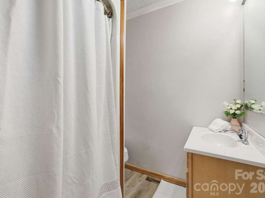 1 Mountain Heritage Place, Candler, NC 28715.  MLS# CAR4378436, YatesRealty ID 34935. 1st bath ensuite