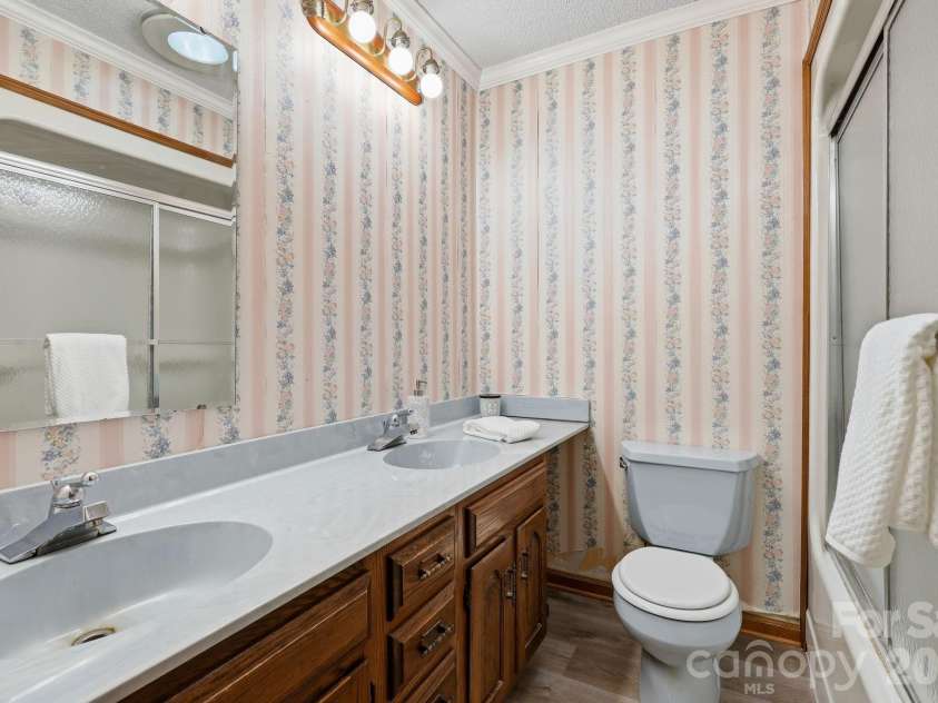 1 Mountain Heritage Place, Candler, NC 28715.  MLS# CAR4378436, YatesRealty ID 34935. 2nd bath ensuite
