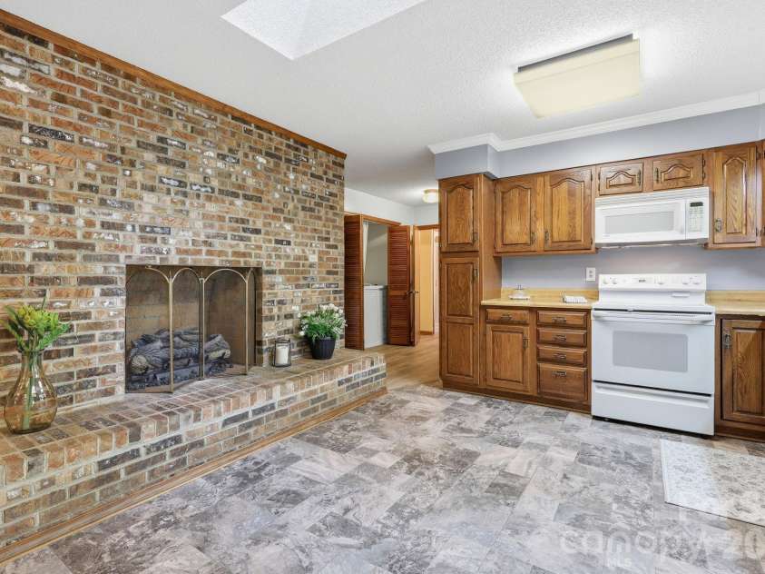 1 Mountain Heritage Place, Candler, NC 28715.  MLS# CAR4378436, YatesRealty ID 34935. 