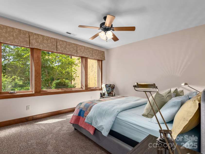 77 Camp Allis Road, Asheville, NC 28805.  MLS# CAR4283803, YatesRealty ID 34935. 