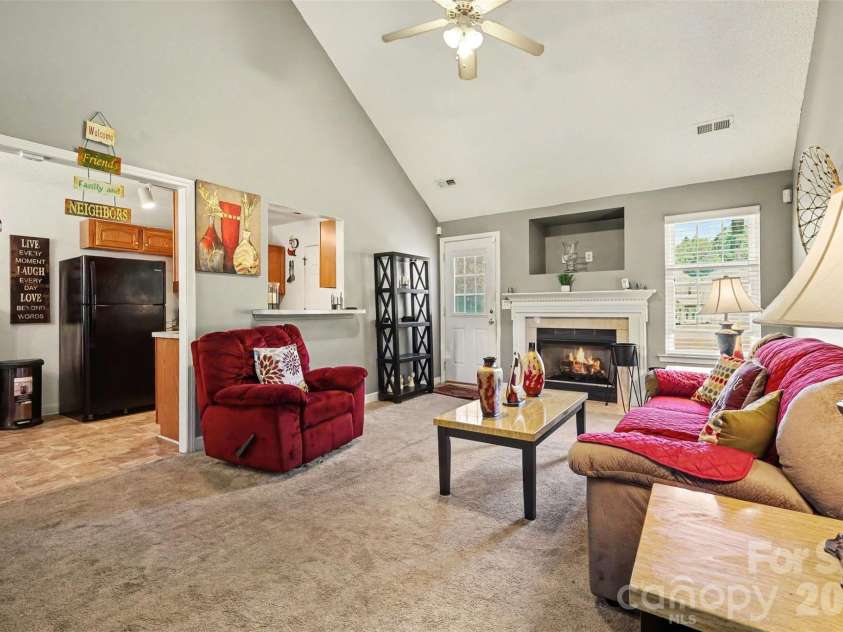 1440 Bells Knox Road, Charlotte, NC 28214.  MLS# CAR4392772, YatesRealty ID 34937. 